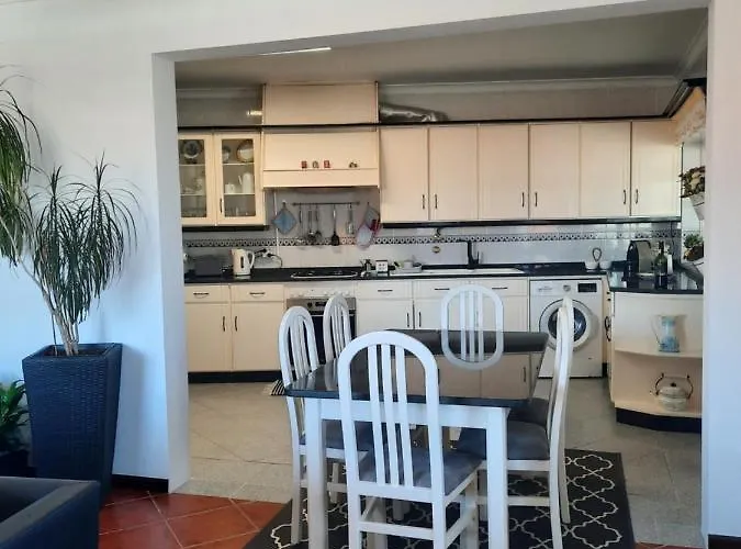 Casa Camelias 度假居